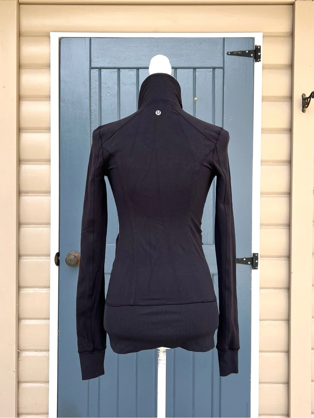 Lululemon Define Jacket with thumbholes Women’s Size 2